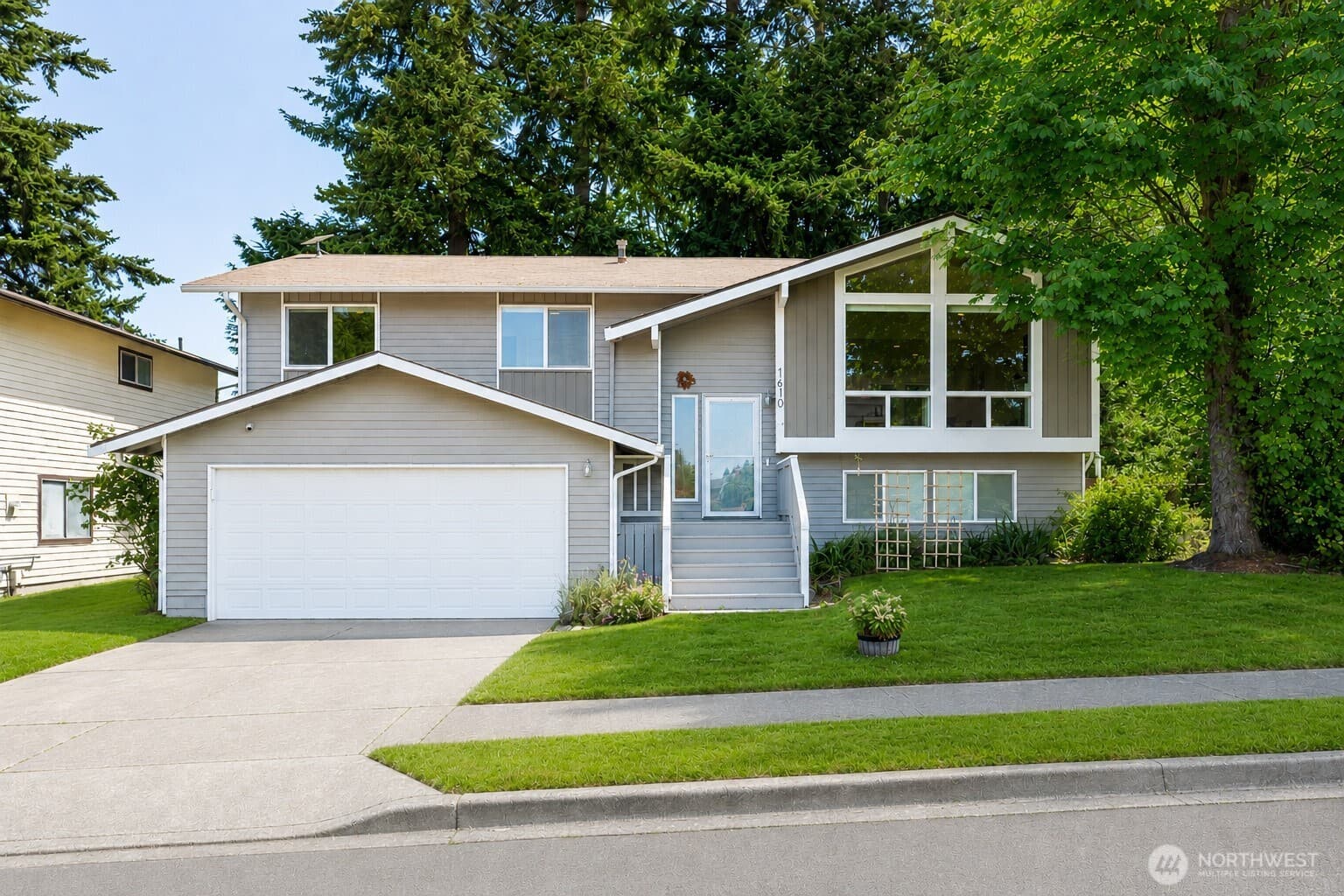 1610 Olympia Avenue SE, Renton, WA 98058, photo 1 of 2