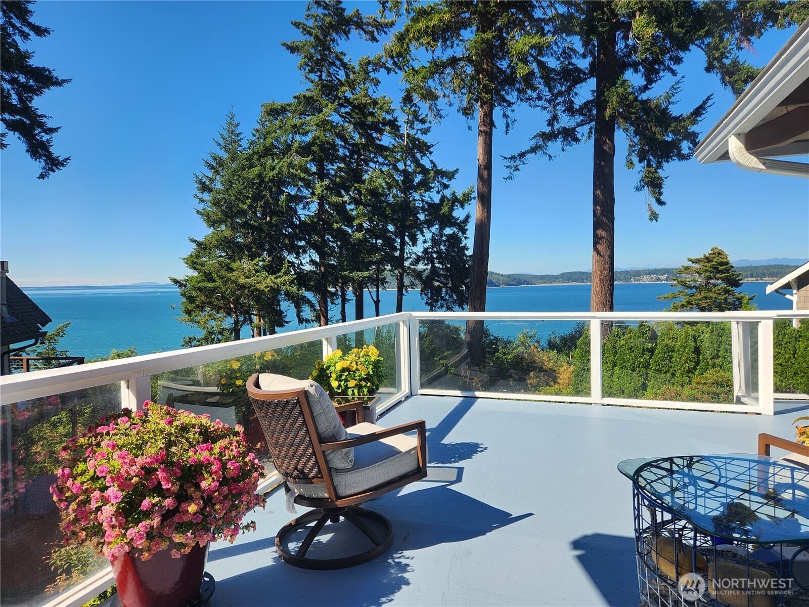 2426 Eastpoint Drive, Langley, WA 98260, photo 1 of 2