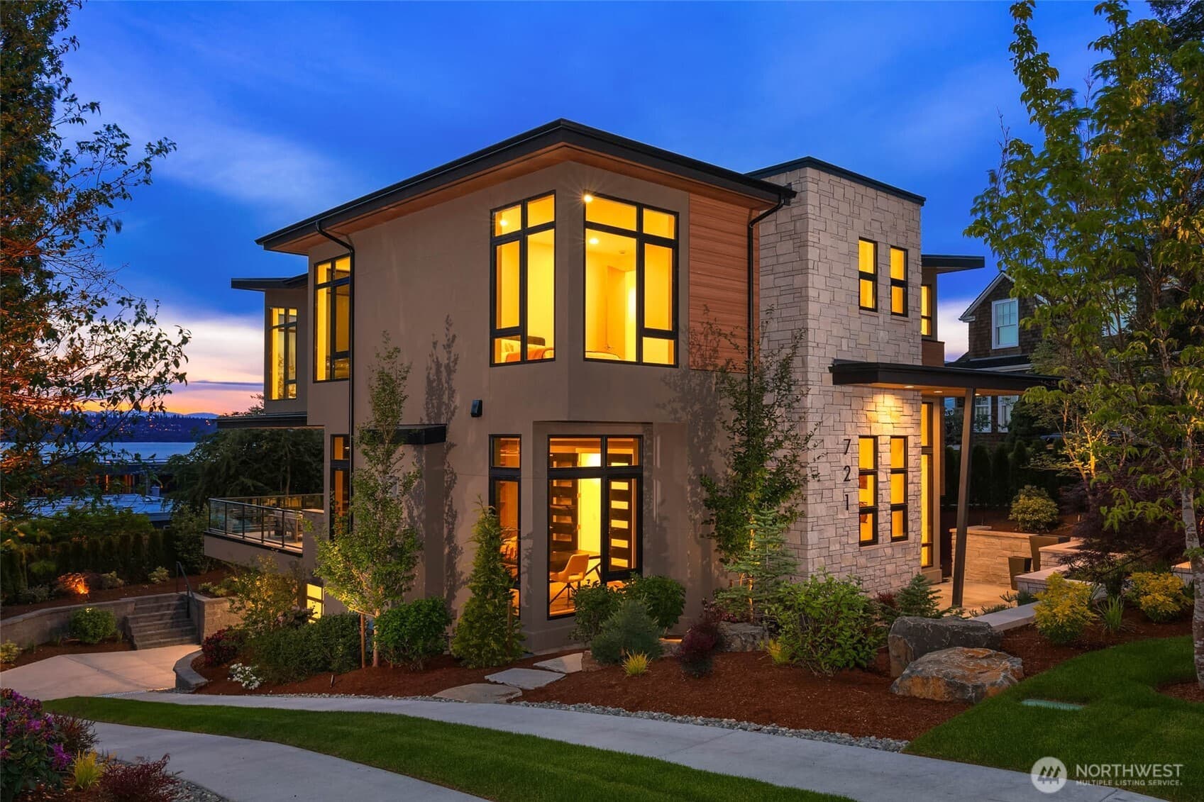 721 2nd Street S, Kirkland, WA 98033, photo 1 of 1