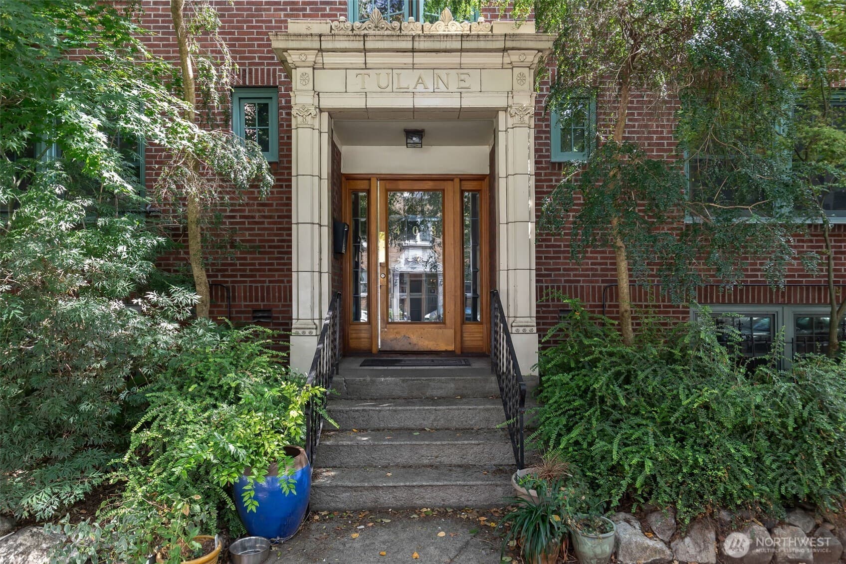 408 Bellevue Avenue E #201, Seattle, WA 98102, photo 1 of 1