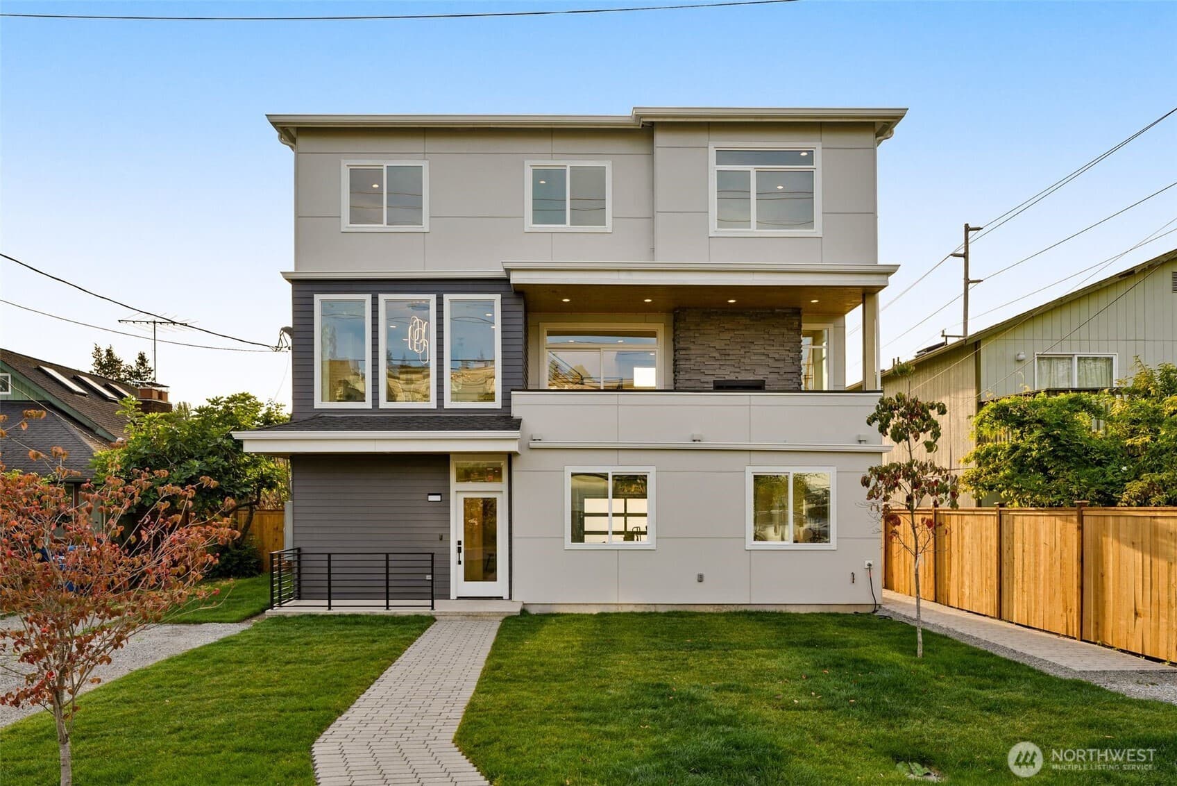 9251 Palatine Avenue N, Seattle, WA 98103, photo 1 of 1