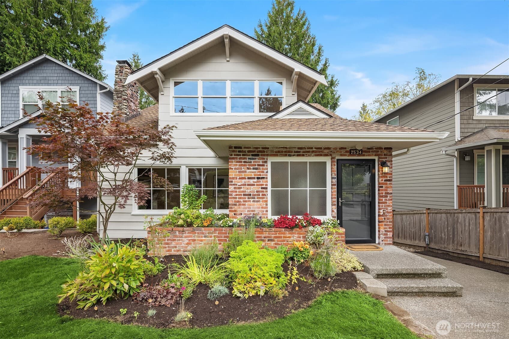 2534 NE 94th Street, Seattle, WA 98115, photo 1 of 1
