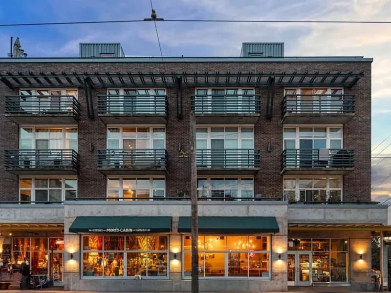 Eastlake Condos & Lofts