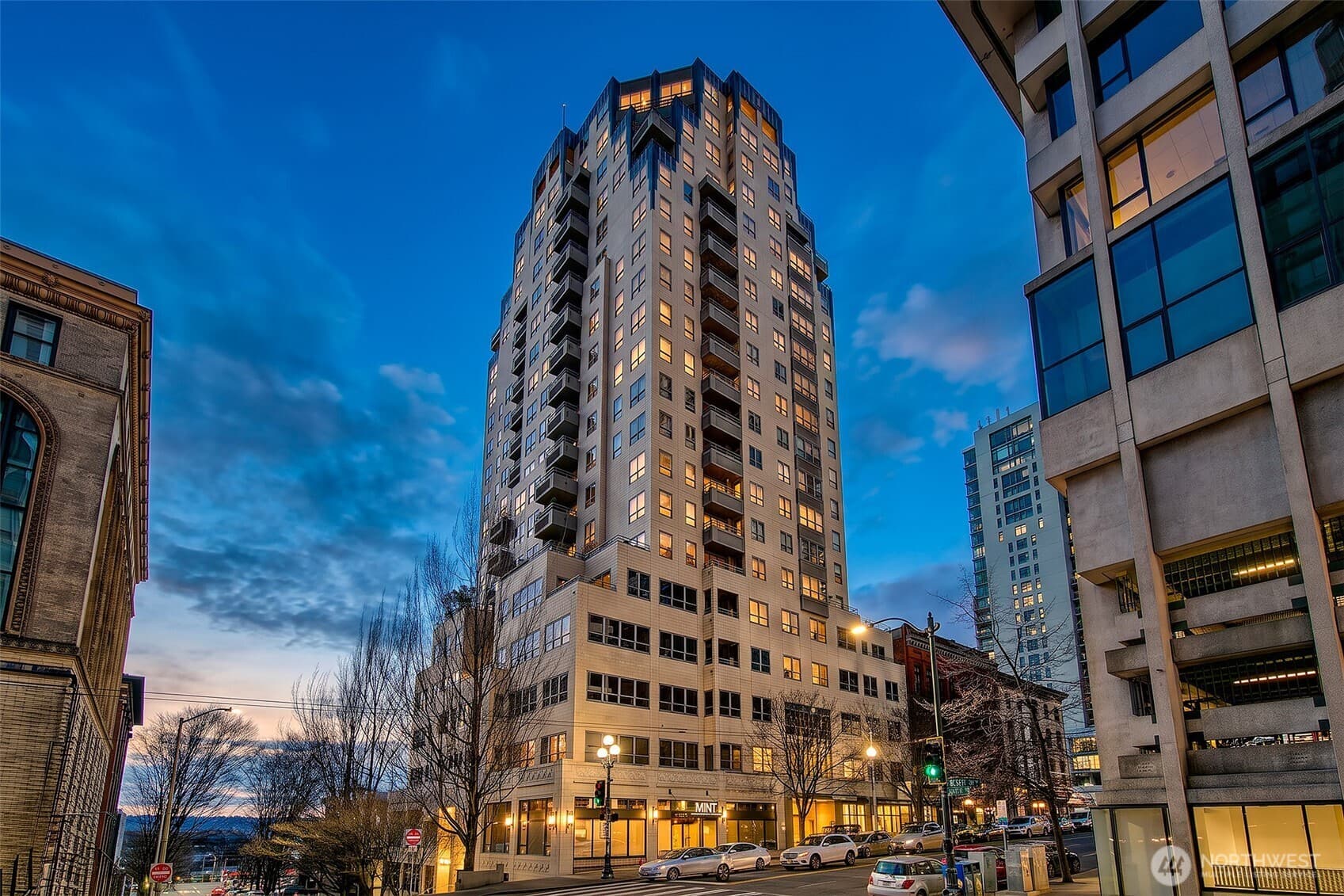 1107 1st Avenue #701