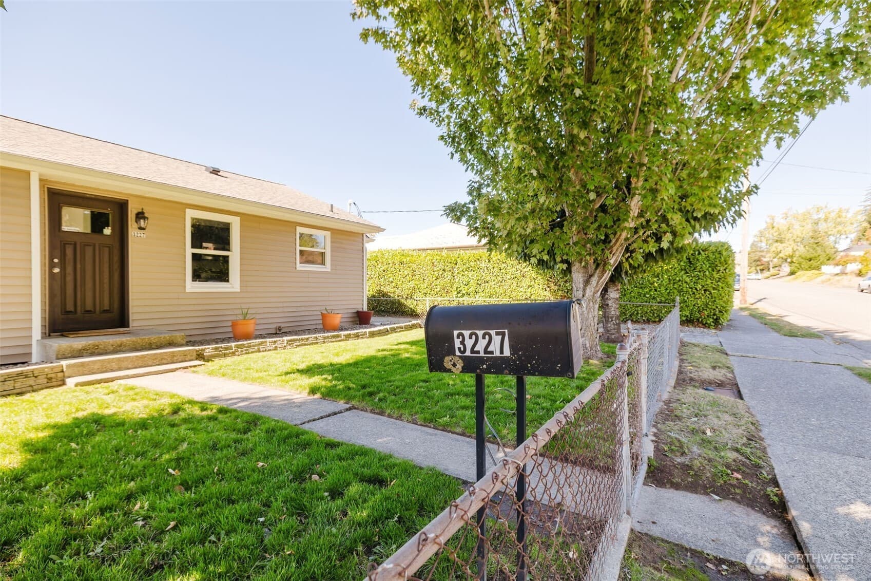 3227 Solie Avenue