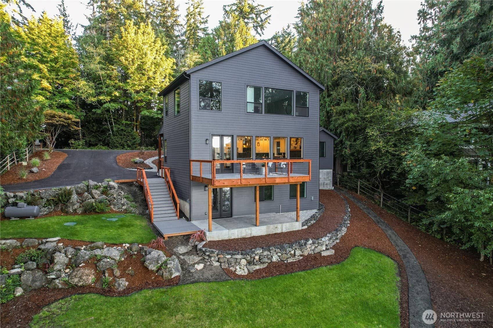 8104 Ellison Loop NW